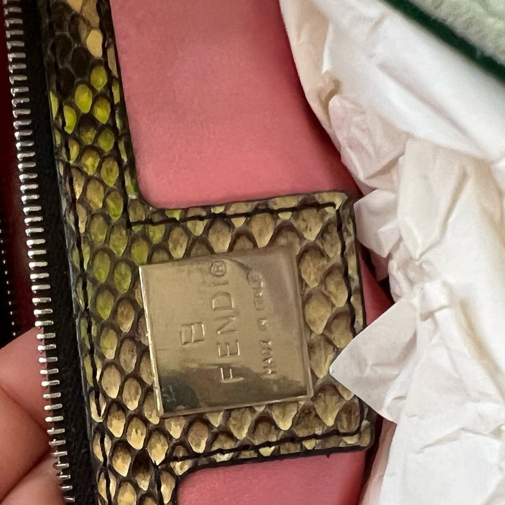 Fendi Baguette - Picture 7 of 7